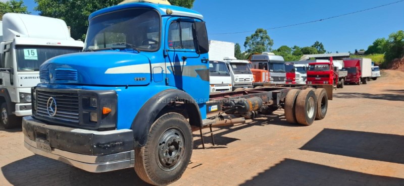 l 1113 3 eixos 1967 portao