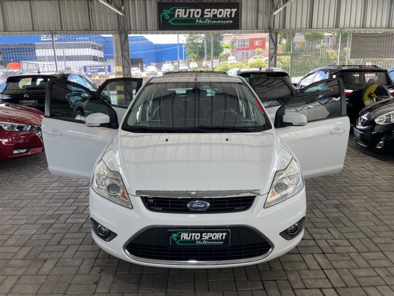 FOCUS 2.0 TITANIUM HATCH 16V FLEX 4P MANUAL - 2013 - CAXIAS DO SUL