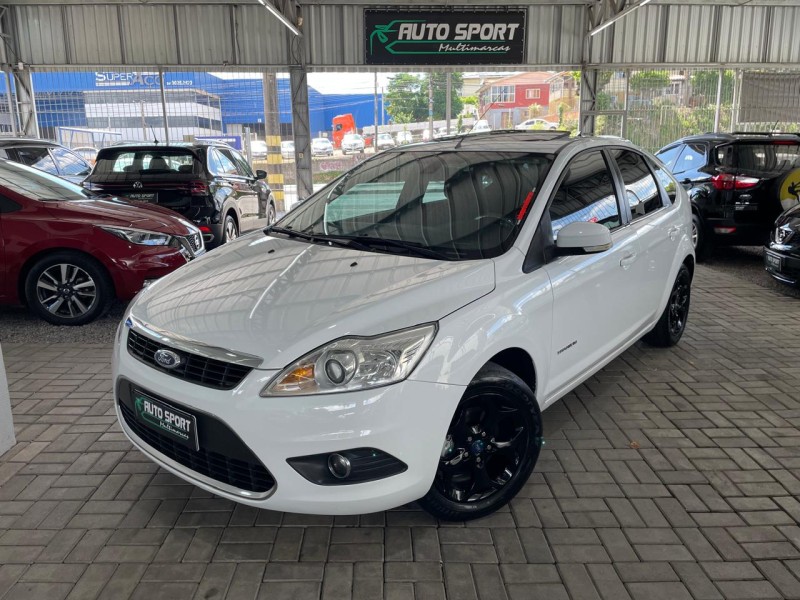 FOCUS 2.0 TITANIUM HATCH 16V FLEX 4P MANUAL