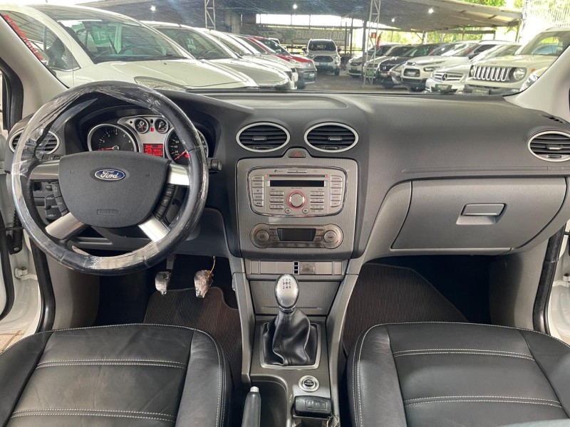 FOCUS 2.0 TITANIUM HATCH 16V FLEX 4P MANUAL - 2013 - CAXIAS DO SUL