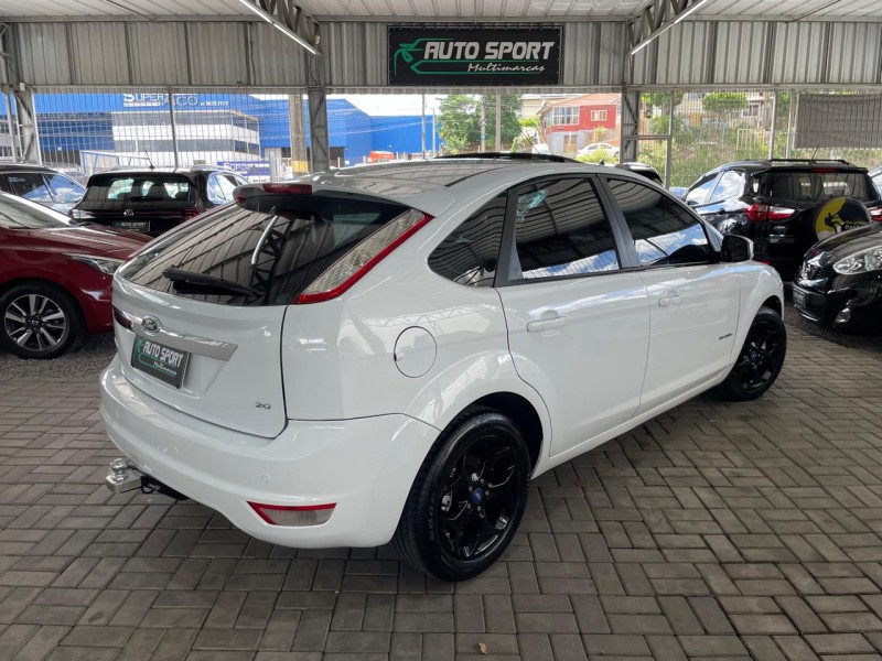 FOCUS 2.0 TITANIUM HATCH 16V FLEX 4P MANUAL - 2013 - CAXIAS DO SUL