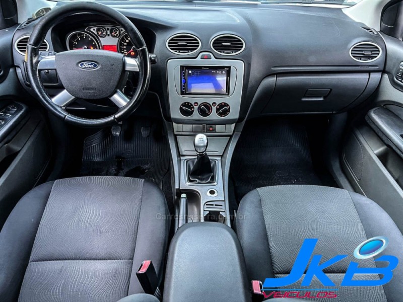 FOCUS 1.6 8V FLEX 4P MANUAL - 2011 - NOVO HAMBURGO