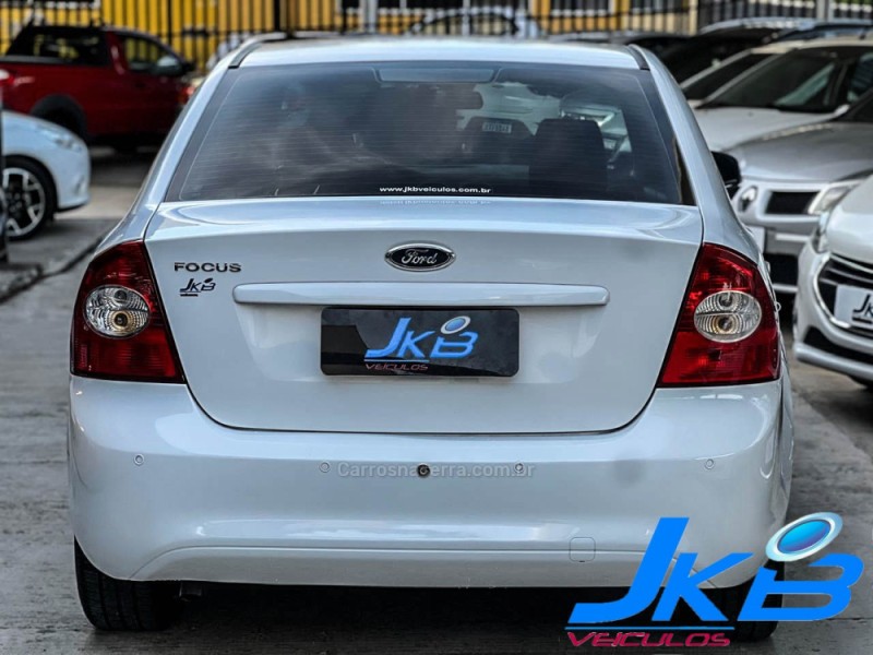 FOCUS 1.6 8V FLEX 4P MANUAL - 2011 - NOVO HAMBURGO