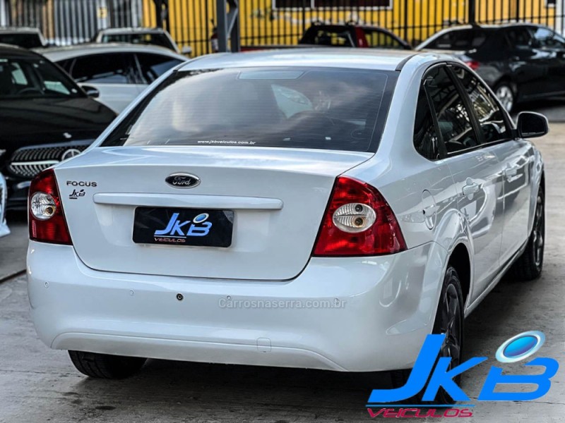 FOCUS 1.6 8V FLEX 4P MANUAL - 2011 - NOVO HAMBURGO