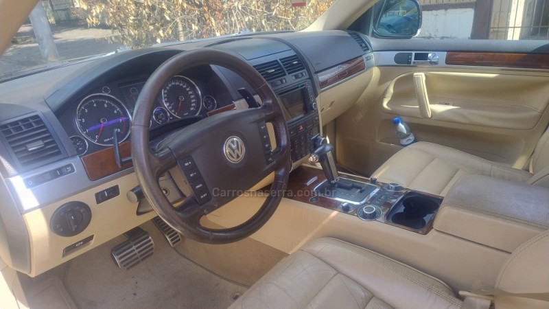 TOUAREG 4.2 R LINE V8 32V GASOLINA 4P TIPTRONIC - 2006 - CAXIAS DO SUL
