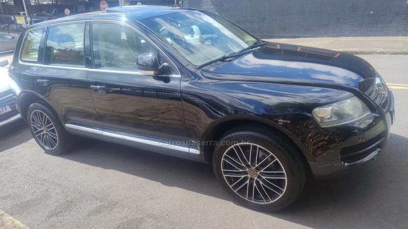 TOUAREG 4.2 R LINE V8 32V GASOLINA 4P TIPTRONIC - 2006 - CAXIAS DO SUL