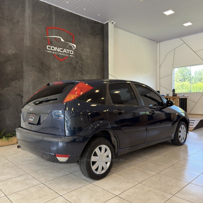 FOCUS 1.6 GL 16V FLEX 4P MANUAL - 2005 - FARROUPILHA