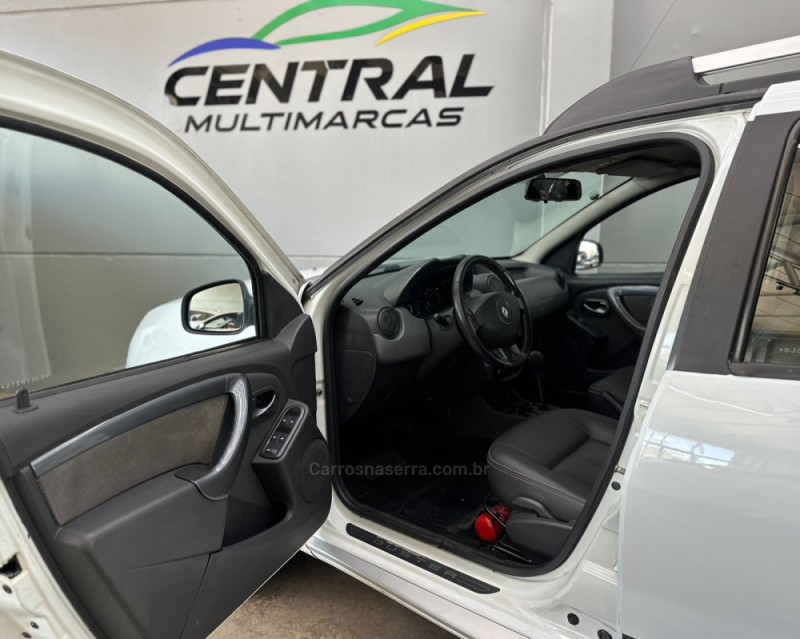 DUSTER 2.0 TECH ROAD 4X2 16V FLEX 4P AUTOMÁTICO - 2013 - VACARIA