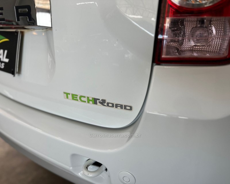 DUSTER 2.0 TECH ROAD 4X2 16V FLEX 4P AUTOMÁTICO - 2013 - VACARIA