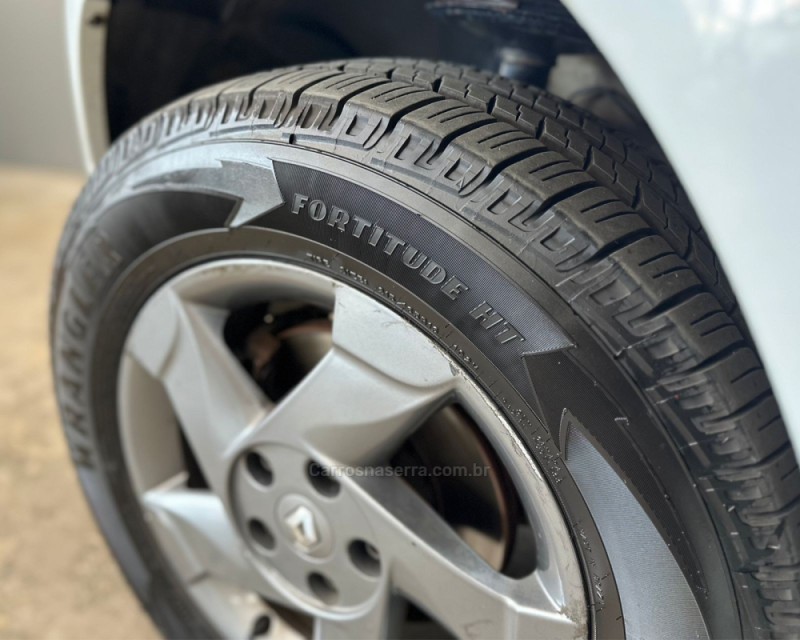 DUSTER 2.0 TECH ROAD 4X2 16V FLEX 4P AUTOMÁTICO - 2013 - VACARIA