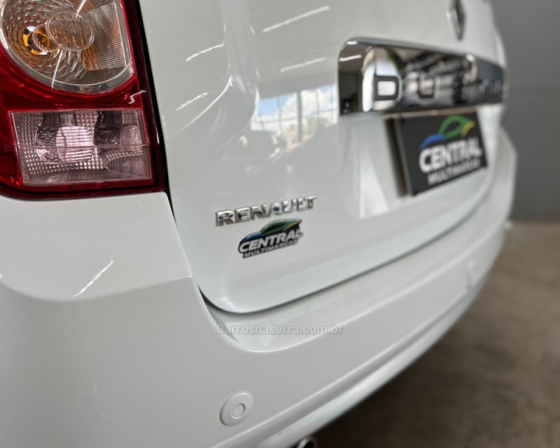 DUSTER 2.0 TECH ROAD 4X2 16V FLEX 4P AUTOMÁTICO - 2013 - VACARIA