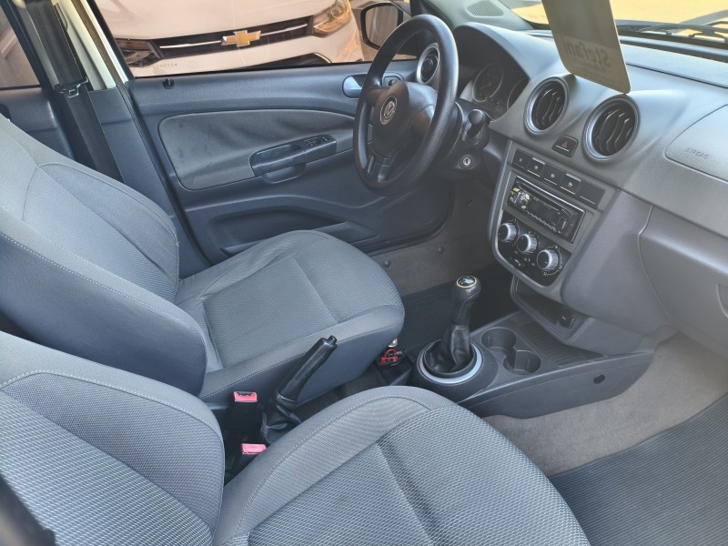 VOYAGE 1.6 MI COMFORTLINE 8V FLEX 4P MANUAL - 2013 - BOM PRINCíPIO