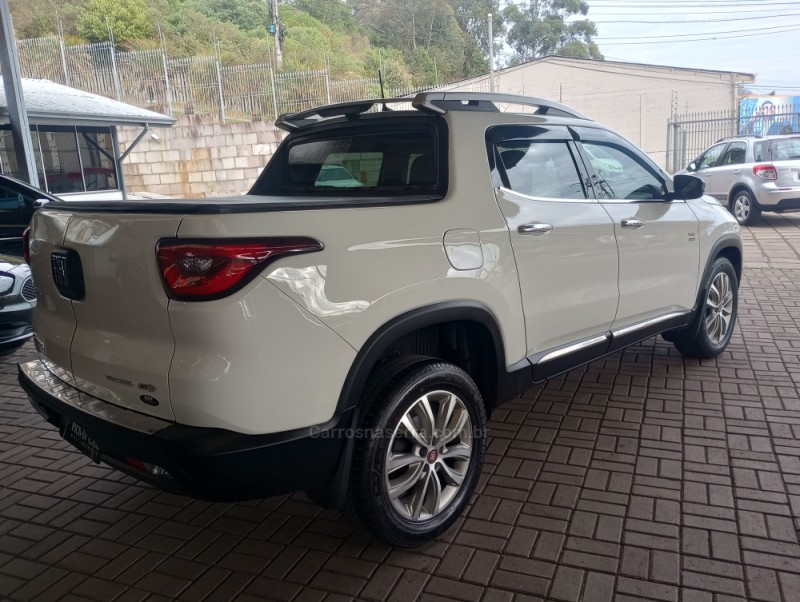 TORO 2.0 16V TURBO DIESEL VOLCANO AT9 4X4 AUTOMÁTICO - 2020 - CAXIAS DO SUL