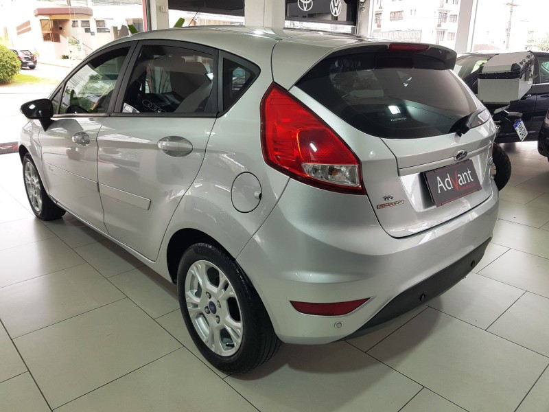 FIESTA 1.6 SE HATCH 16V FLEX 4P AUTOMÁTICO - 2016 - CAXIAS DO SUL