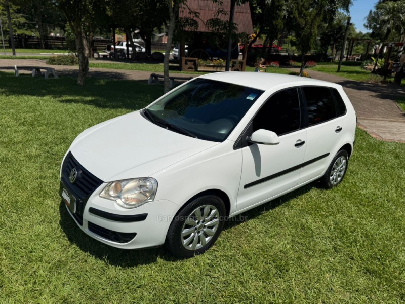 POLO 1.6 MI 8V FLEX 4P MANUAL - 2010 - BROCHIER