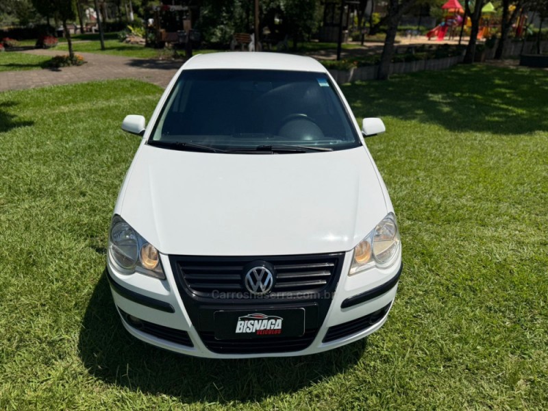 POLO 1.6 MI 8V FLEX 4P MANUAL - 2010 - BROCHIER