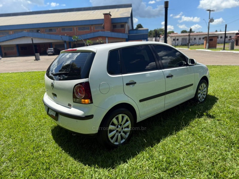 POLO 1.6 MI 8V FLEX 4P MANUAL - 2010 - BROCHIER