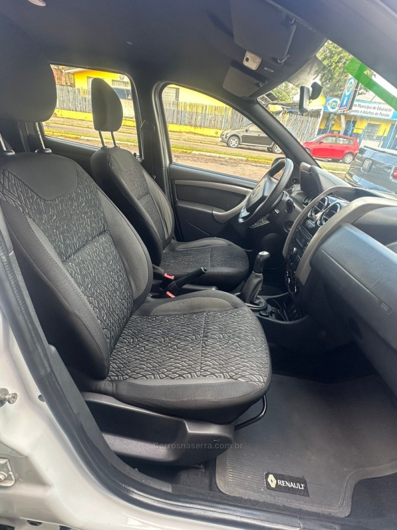 DUSTER 1.6 EXPRESSION 4X2 16V FLEX 4P MANUAL - 2017 - PAROBé