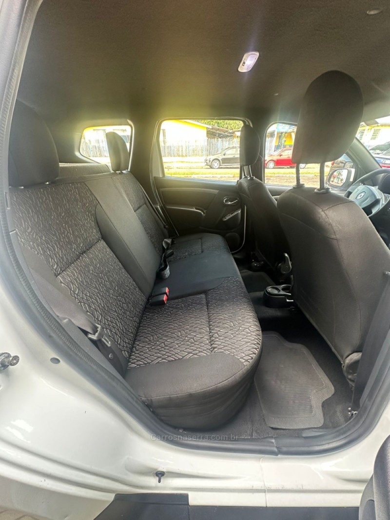 DUSTER 1.6 EXPRESSION 4X2 16V FLEX 4P MANUAL - 2017 - PAROBé