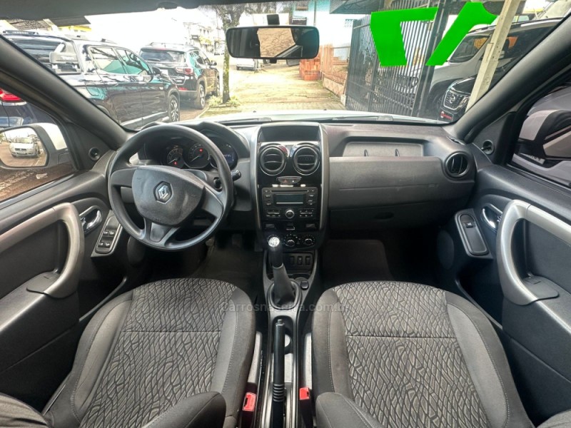 DUSTER 1.6 EXPRESSION 4X2 16V FLEX 4P MANUAL - 2017 - PAROBé