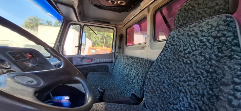 L-1620 3 EIXOS - 2001 - PORTãO