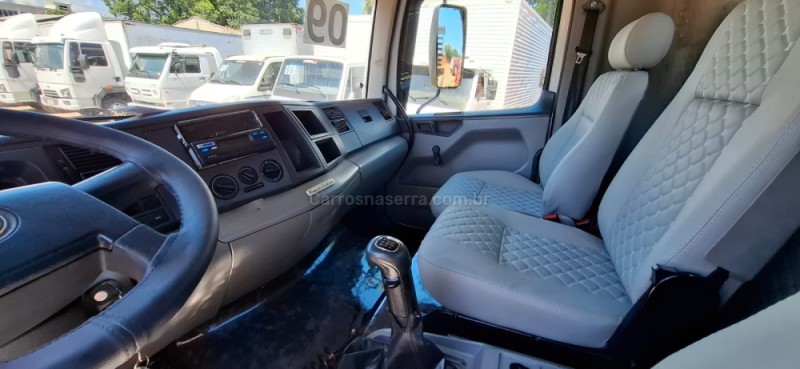 15-180 E CONSTELLATION - 2009 - PORTãO