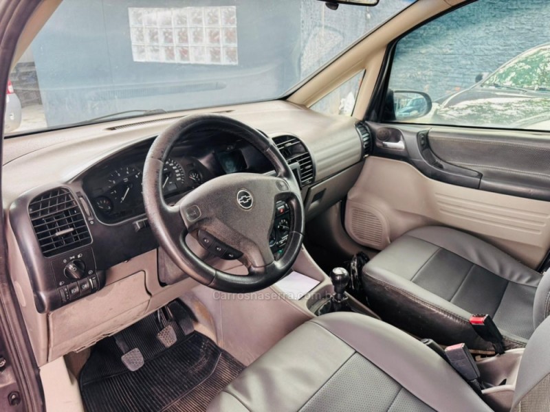 ZAFIRA 2.0 MPFI CD 8V GASOLINA 4P MANUAL - 2002 - CAXIAS DO SUL