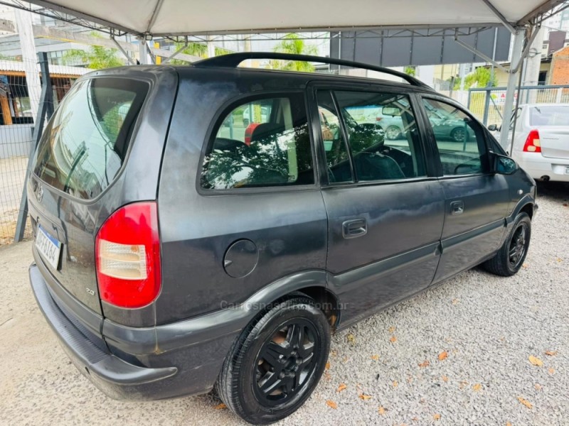 ZAFIRA 2.0 MPFI CD 8V GASOLINA 4P MANUAL - 2002 - CAXIAS DO SUL