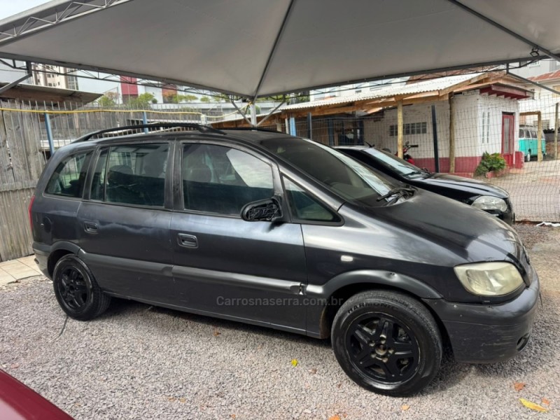 ZAFIRA 2.0 MPFI CD 8V GASOLINA 4P MANUAL - 2002 - CAXIAS DO SUL