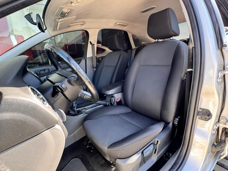 FOCUS 1.6 GLX 8V FLEX 4P MANUAL - 2013 - CAXIAS DO SUL
