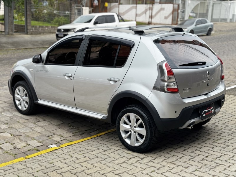 SANDERO 1.6 STEPWAY 8V FLEX 4P MANUAL - 2013 - CAXIAS DO SUL