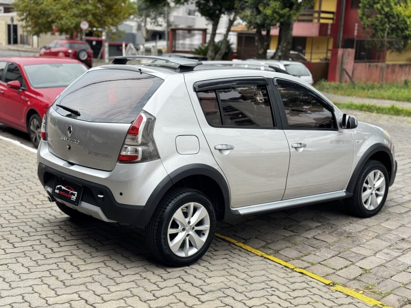 SANDERO 1.6 STEPWAY 8V FLEX 4P MANUAL - 2013 - CAXIAS DO SUL