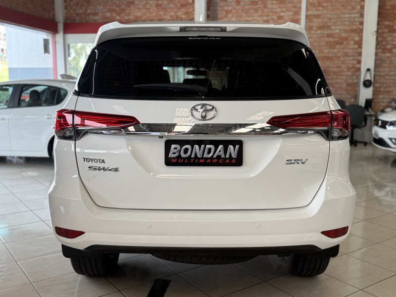 HILUX SW4 2.7 SRV 4X2 16V FLEX 7 LUGARES 4P AUTOMÁTICO - 2018 - FARROUPILHA