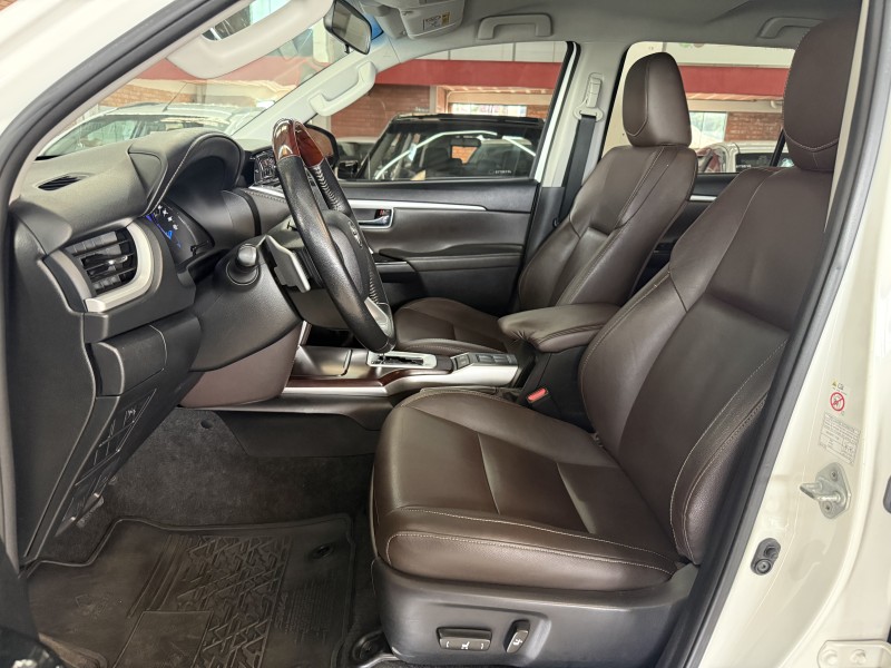 HILUX SW4 2.7 SRV 4X2 16V FLEX 7 LUGARES 4P AUTOMÁTICO - 2018 - FARROUPILHA