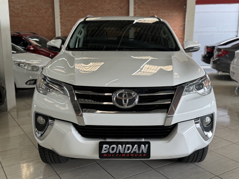 HILUX SW4 2.7 SRV 4X2 16V FLEX 7 LUGARES 4P AUTOMÁTICO - 2018 - FARROUPILHA