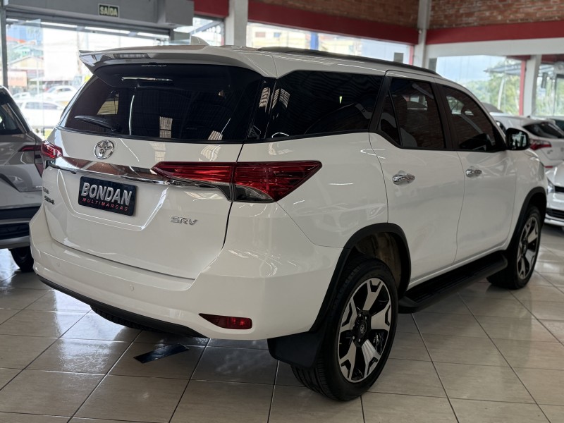 HILUX SW4 2.7 SRV 4X2 16V FLEX 7 LUGARES 4P AUTOMÁTICO - 2018 - FARROUPILHA