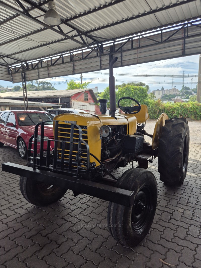 trator 62  1982 caxias do sul