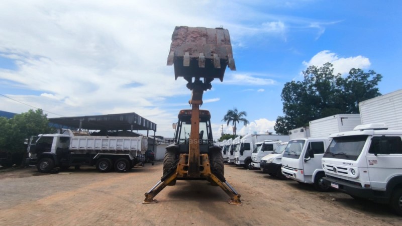 RETROESCAVADEIRA 4CX ECO - 2012 - PORTãO