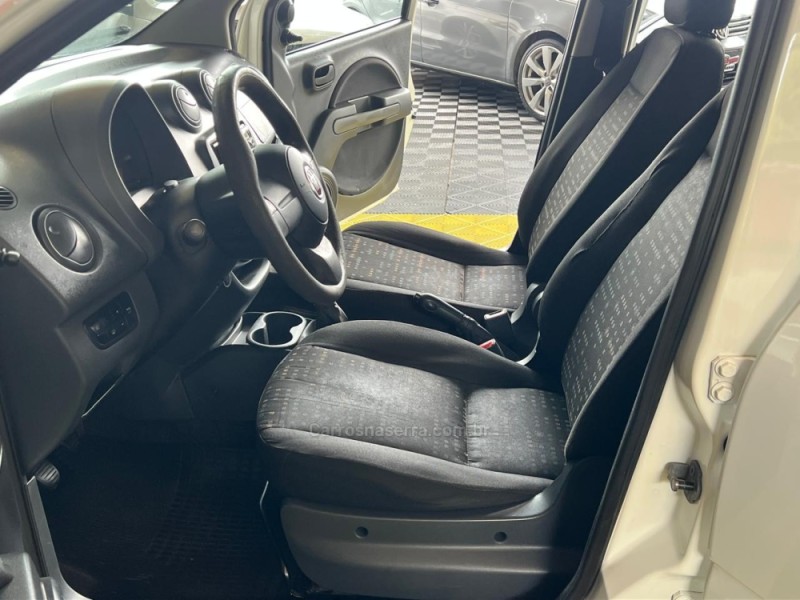 UNO 1.0 VIVACE 8V FLEX 4P MANUAL - 2013 - CAXIAS DO SUL