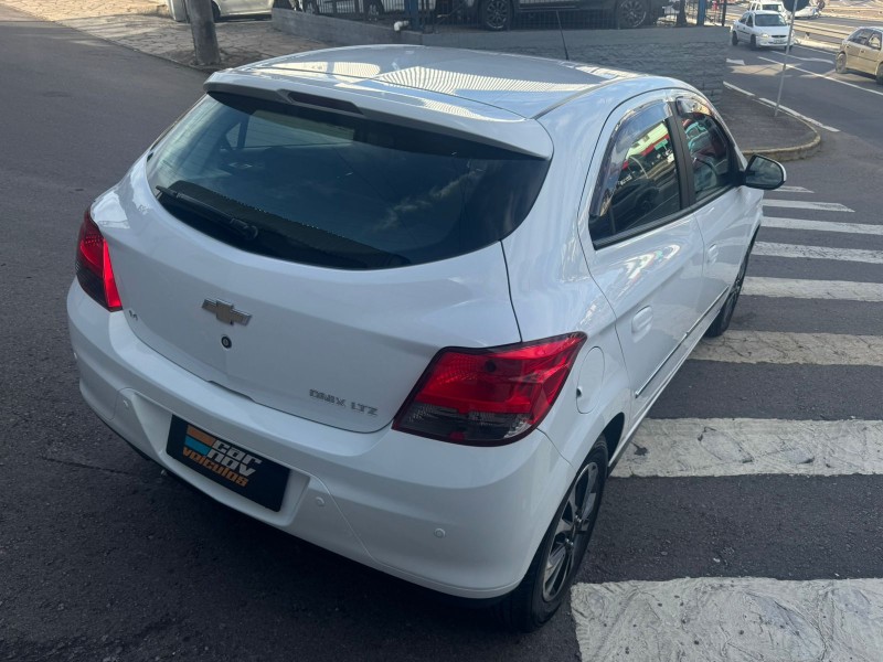 ONIX 1.4 MPFI LTZ 8V FLEX 4P MANUAL - 2016 - CAXIAS DO SUL