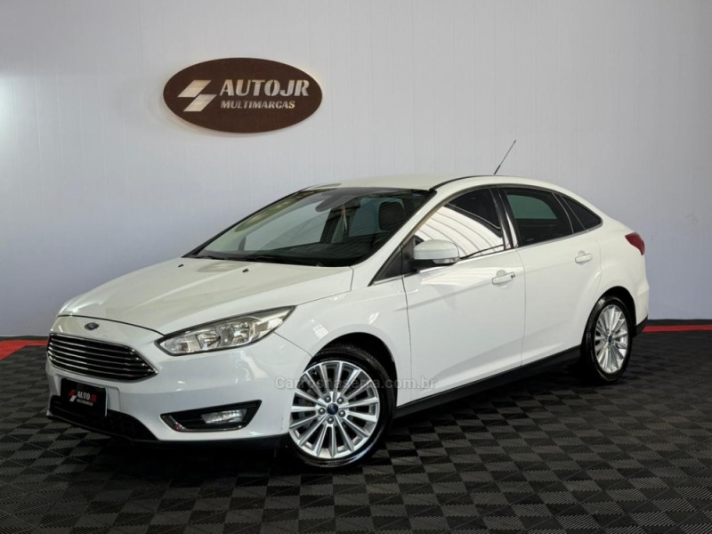 focus 2.0 titanium fastback 16v flex 4p automatico 2016 vacaria