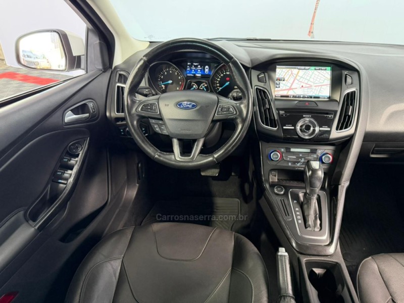 FOCUS 2.0 TITANIUM FASTBACK 16V FLEX 4P AUTOMÁTICO - 2016 - VACARIA