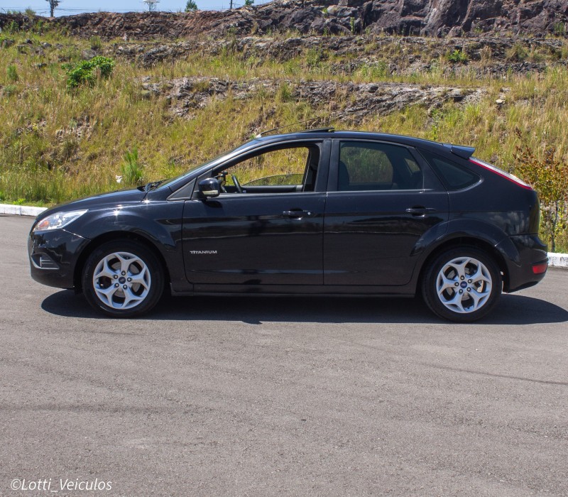 FOCUS 2.0 TITANIUM 16V FLEX 4P AUTOMÁTICO - 2012 - FARROUPILHA