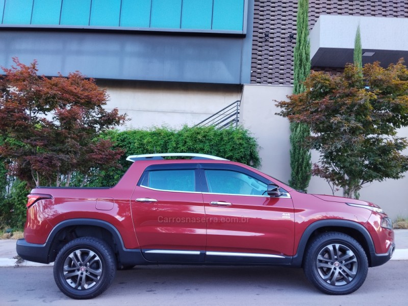 TORO 2.0 16V TURBO DIESEL VOLCANO AT9 4X4 AUTOMÁTICO - 2017 - FARROUPILHA