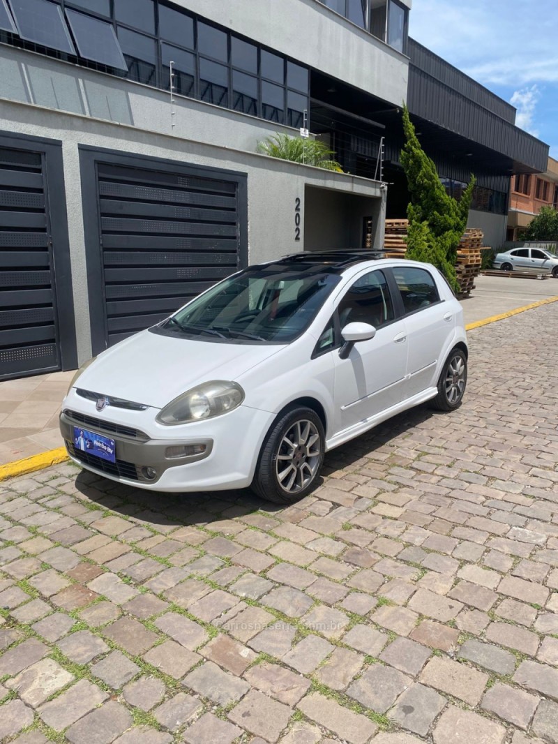 PUNTO 1.8 SPORTING 16V FLEX 4P MANUAL - 2013 - CAXIAS DO SUL