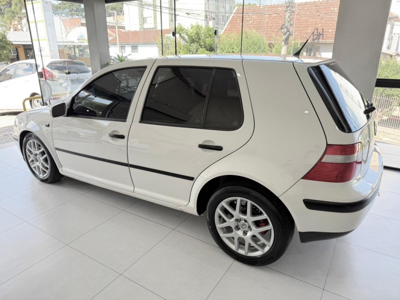 GOLF 1.6 MI 8V GASOLINA 4P MANUAL - 2004 - CAXIAS DO SUL