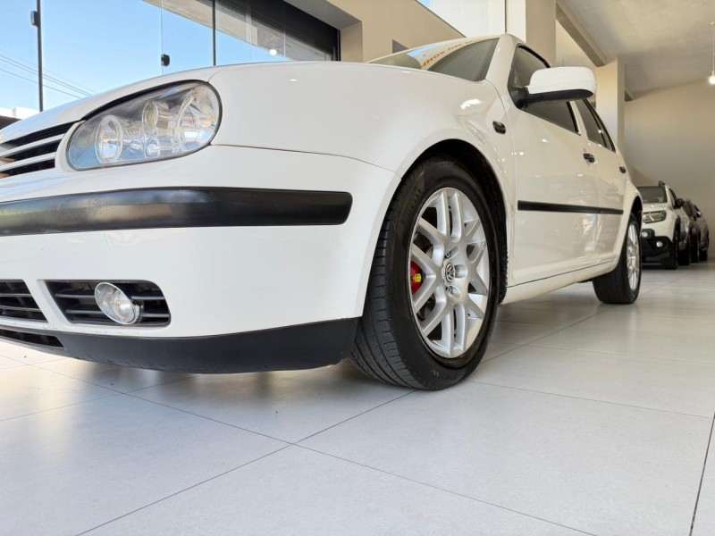 GOLF 1.6 MI 8V GASOLINA 4P MANUAL - 2004 - CAXIAS DO SUL