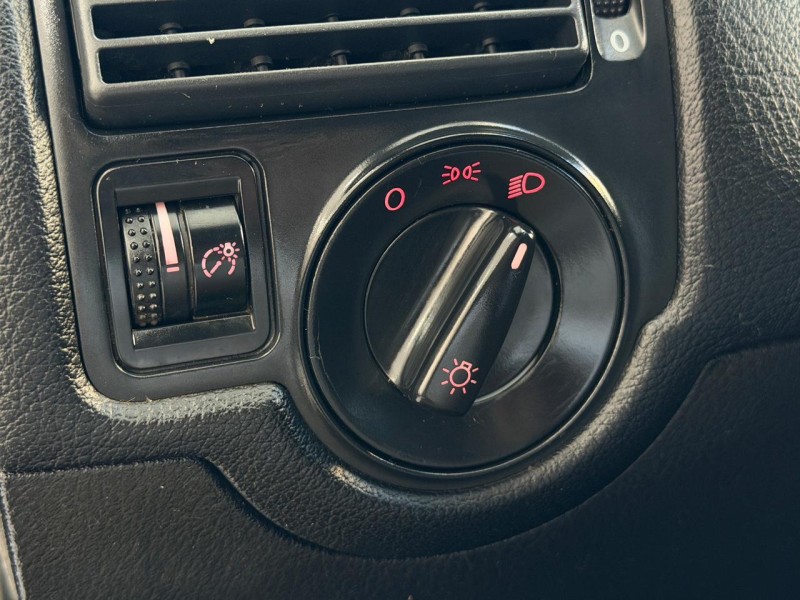 GOLF 1.6 MI 8V GASOLINA 4P MANUAL - 2004 - CAXIAS DO SUL