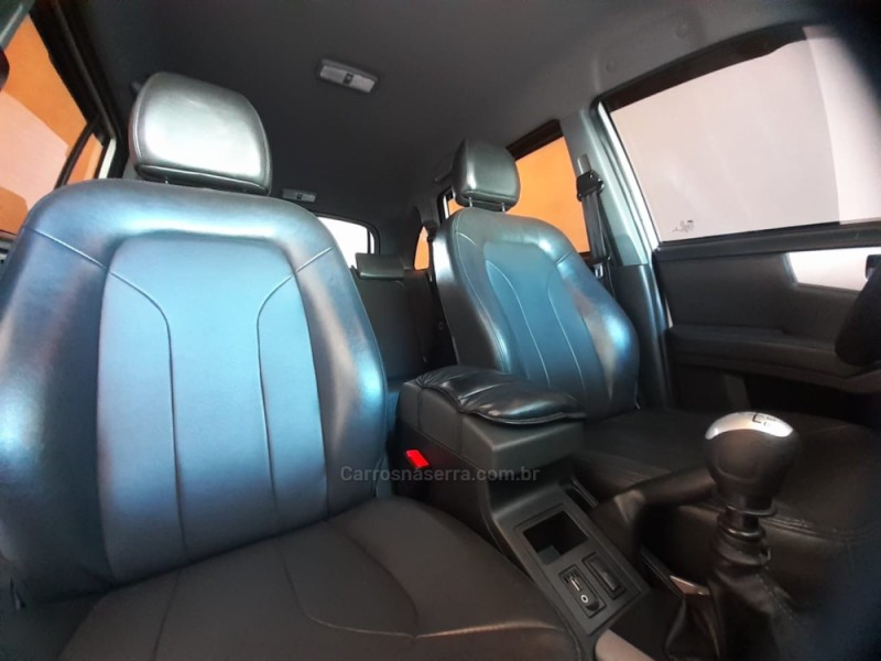 X60 1.8 TALENT 16V GASOLINA 4P MANUAL - 2016 - CANELA