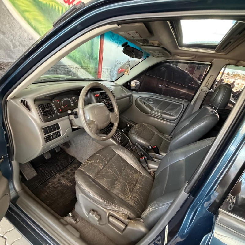 TRACKER 2.0 4X4 8V TURBO INTERCOOLER DIESEL 4P MANUAL - 2004 - CAXIAS DO SUL